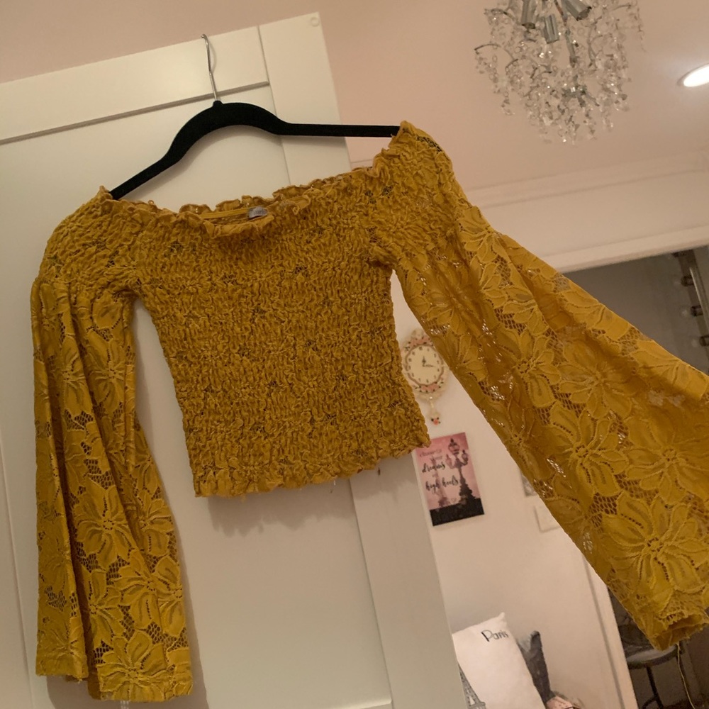 stunning bell sleeve top